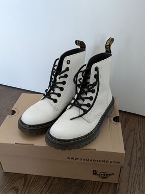 Women's Dr. Martens Luana Lace-Up Boots - White (US W6)